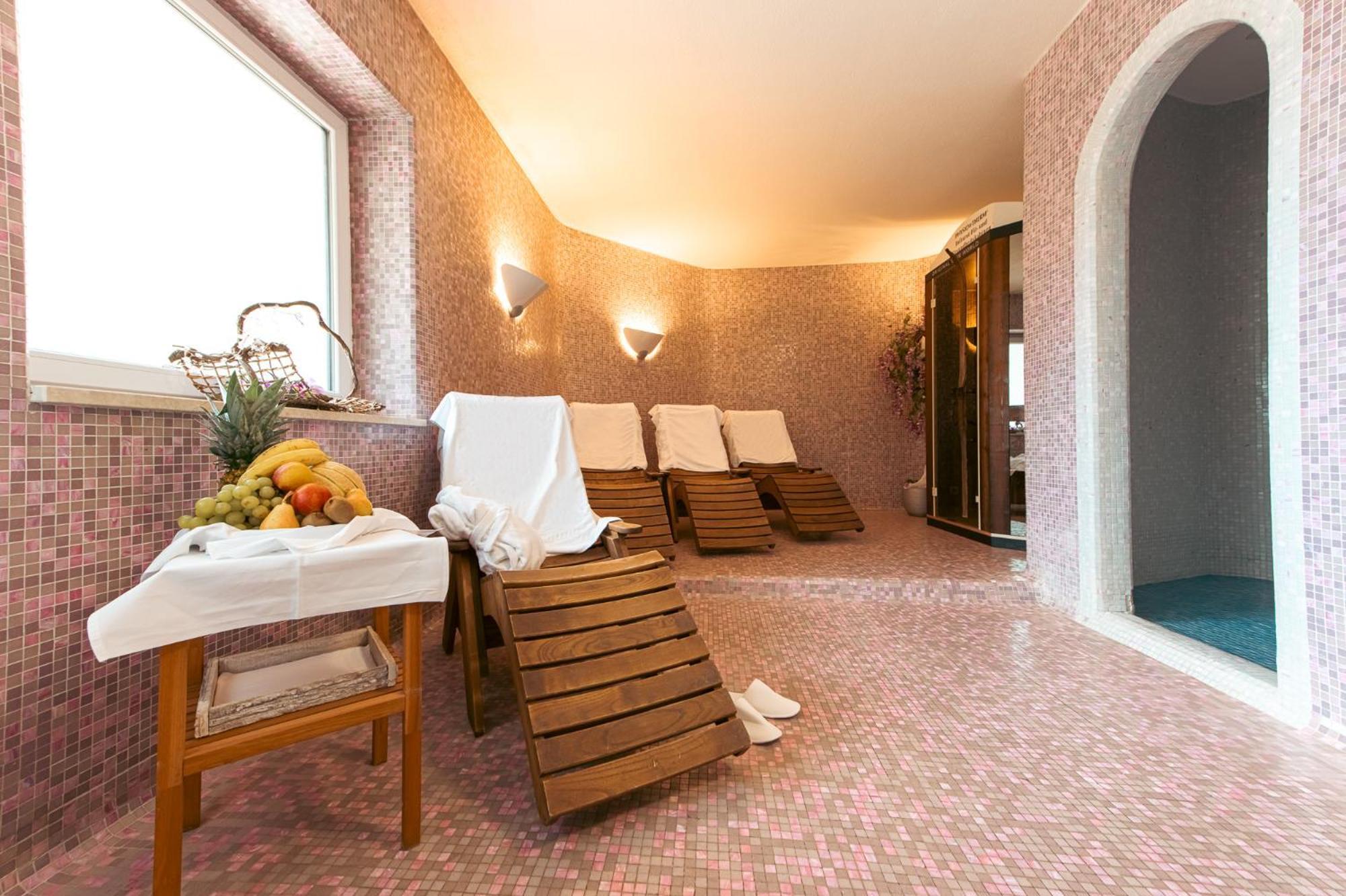 Hotel Bacher Riva di Tures Esterno foto