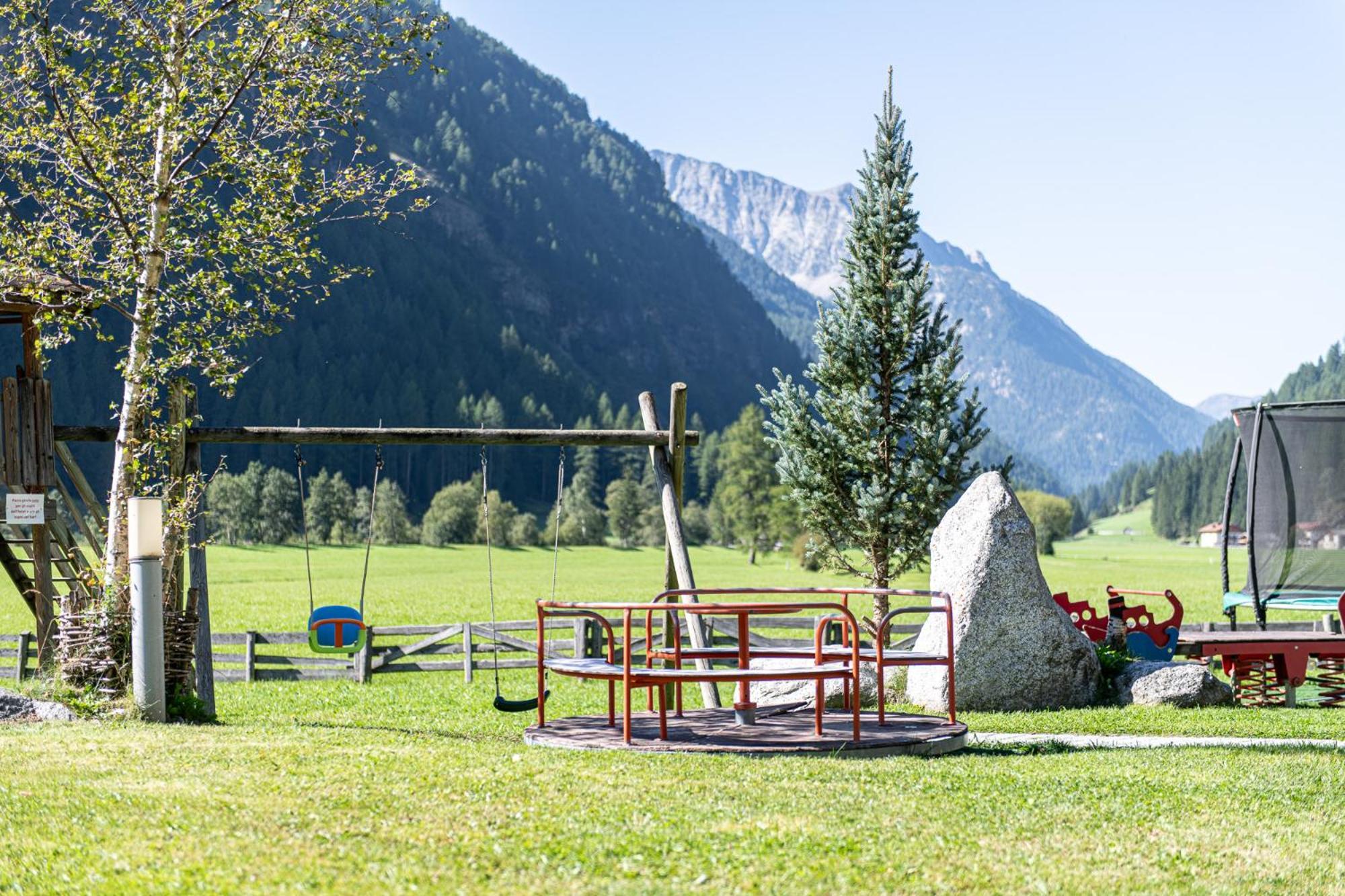 Hotel Bacher Riva di Tures Esterno foto