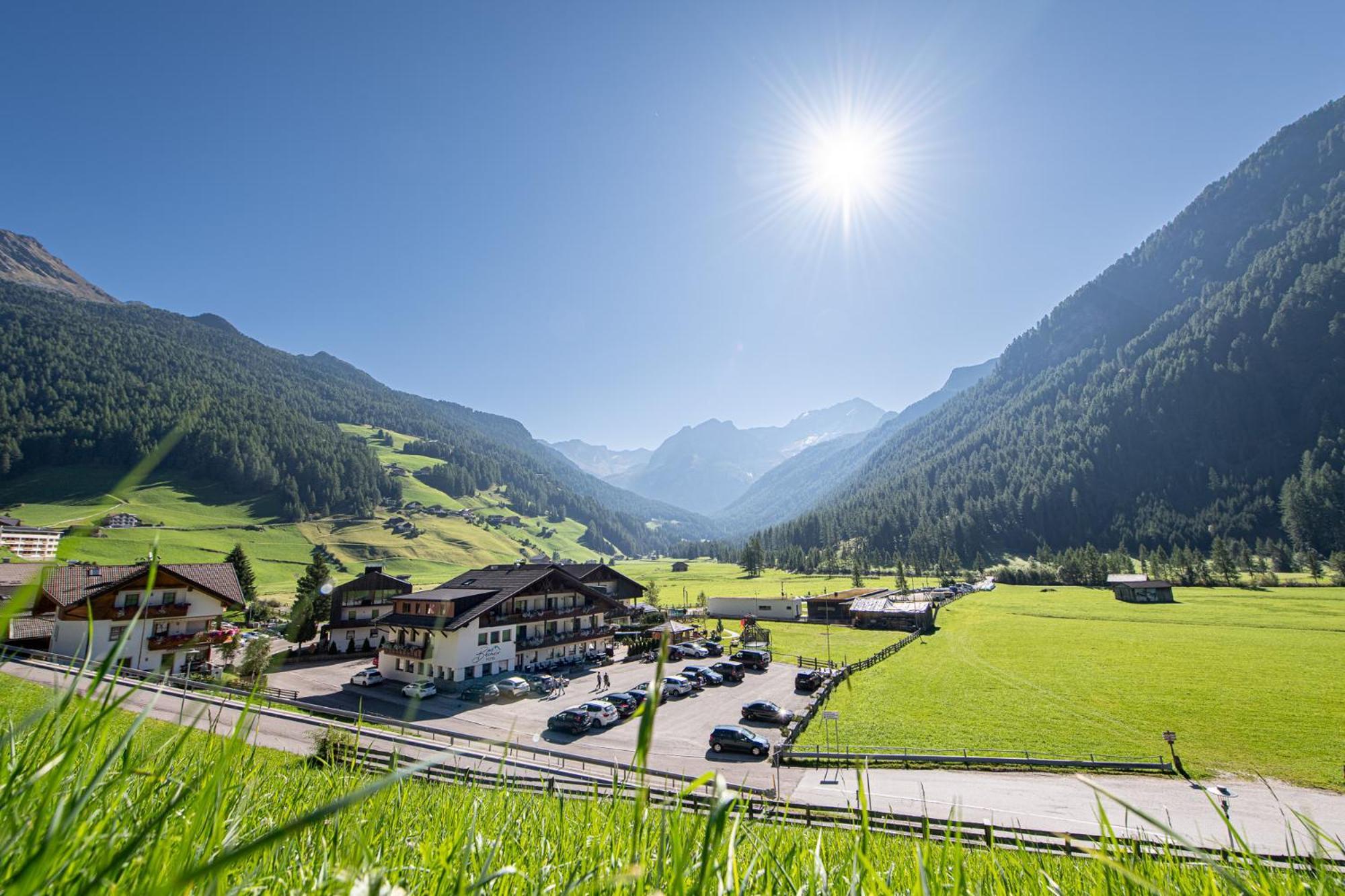 Hotel Bacher Riva di Tures Esterno foto