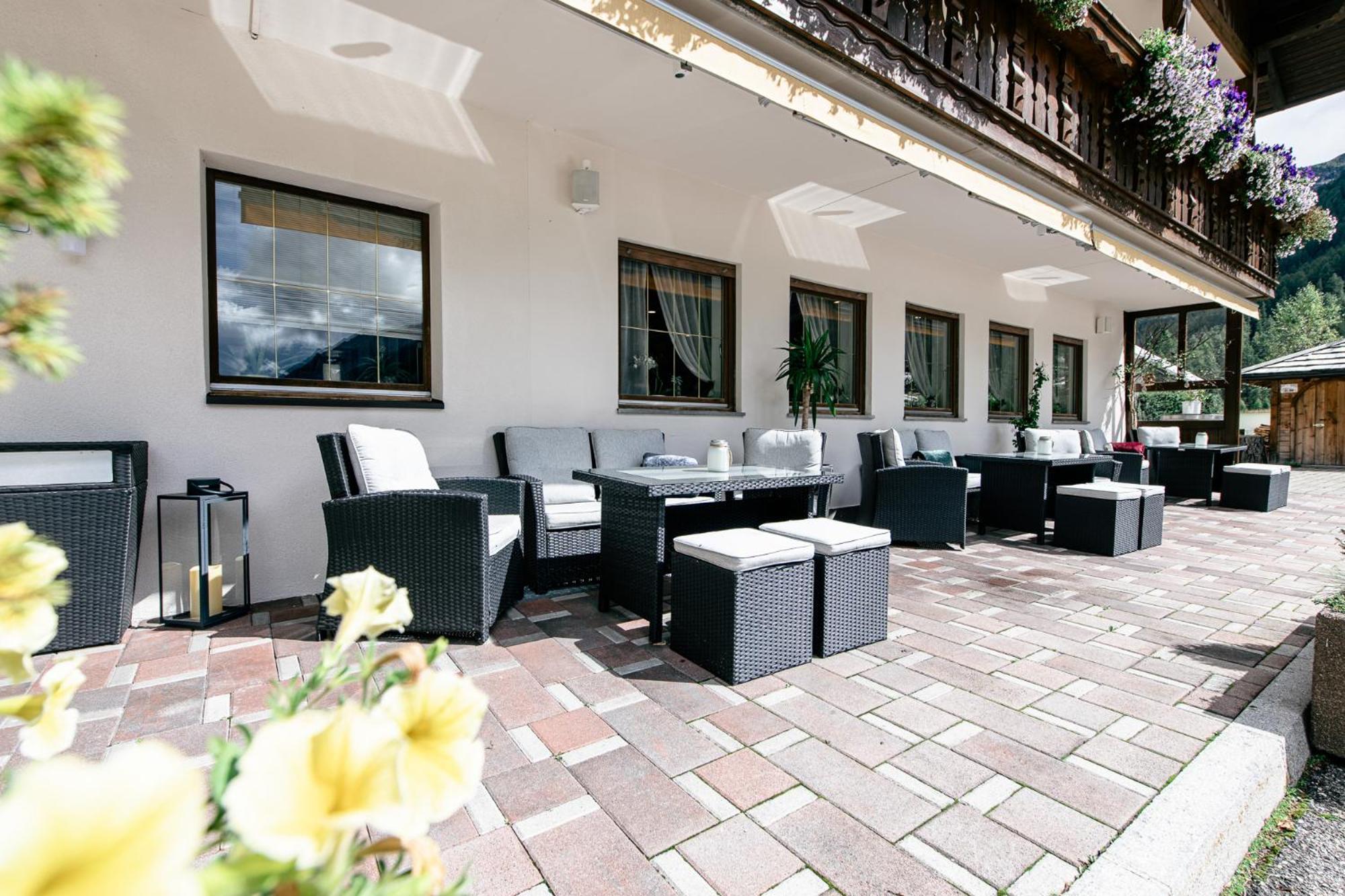 Hotel Bacher Riva di Tures Esterno foto