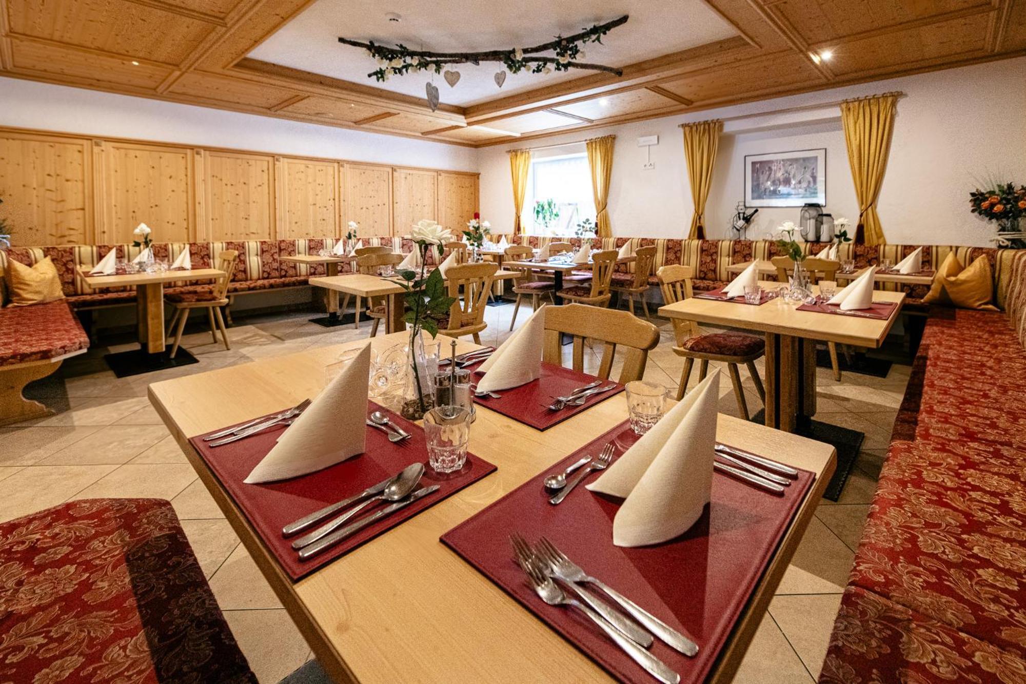 Hotel Bacher Riva di Tures Esterno foto