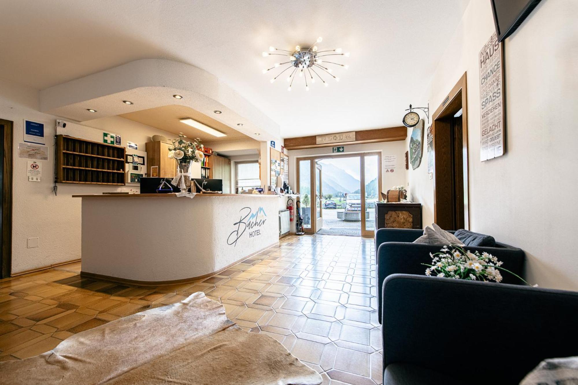 Hotel Bacher Riva di Tures Esterno foto
