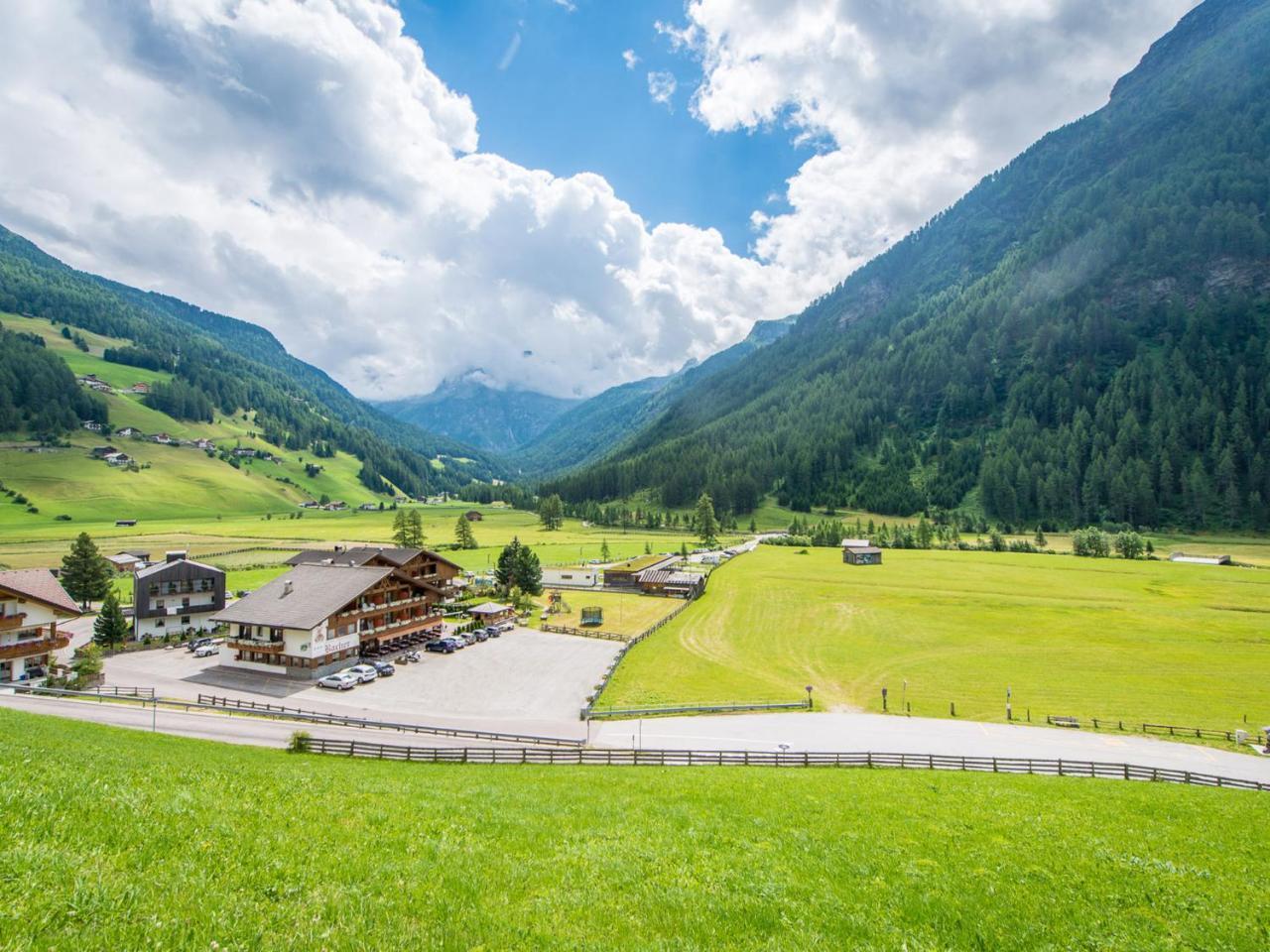 Hotel Bacher Riva di Tures Esterno foto